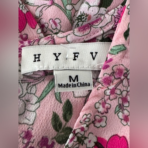 HYFVE pink and green floral tie waist romper size medium Euc - Picture 4 of 4